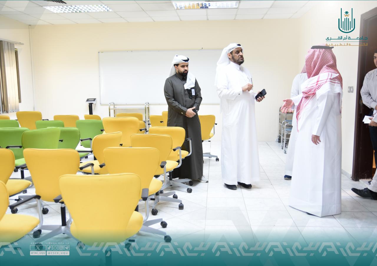 زار سعادة وكيل الجامعة للشؤون الأكاديمية ورئيس المجلس التنفيذي معامل الكلية التطبيقية