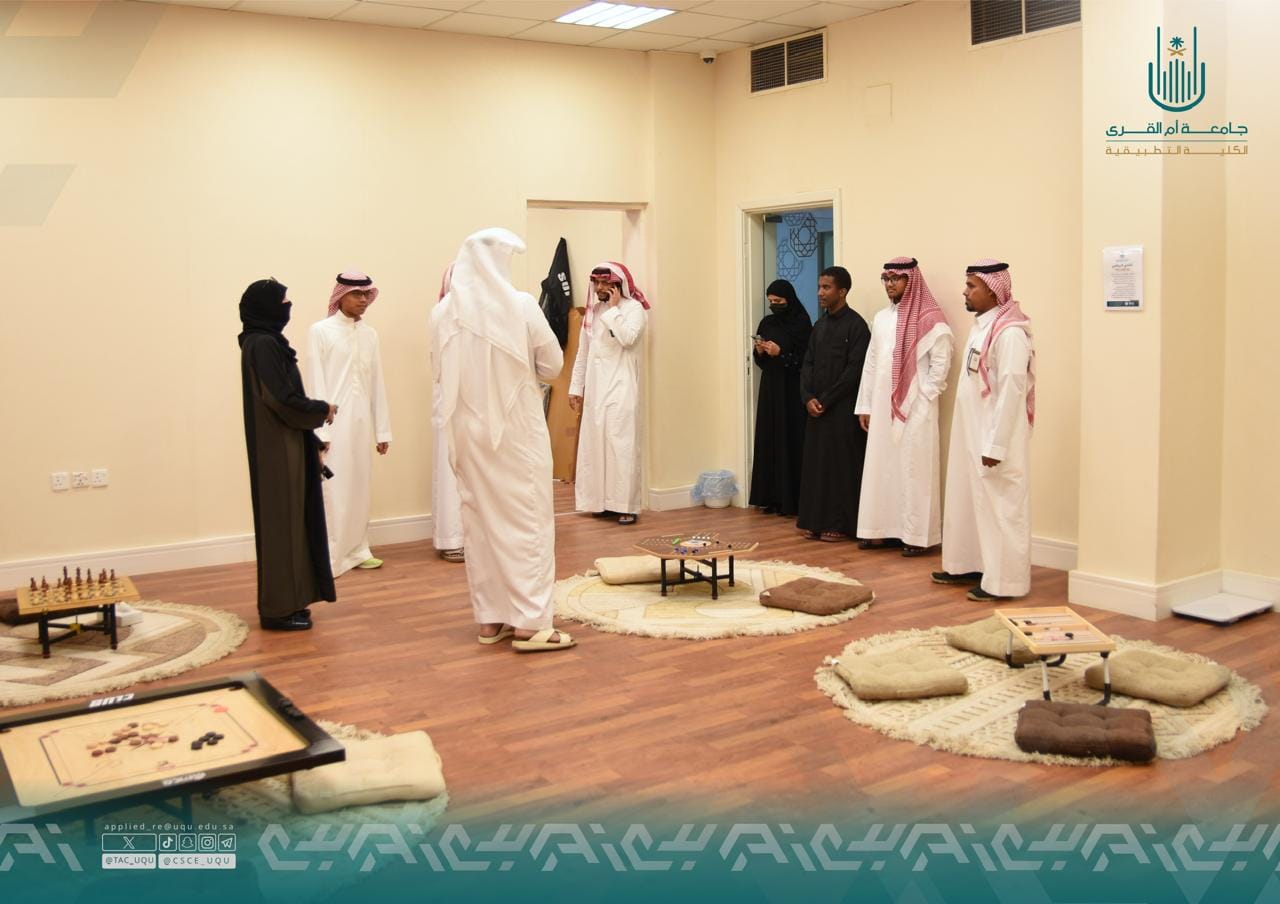 سعادة الرئيس التنفيذي للكلية التطبيقية يتابع جاهزية مباني ومعامل الكلية
