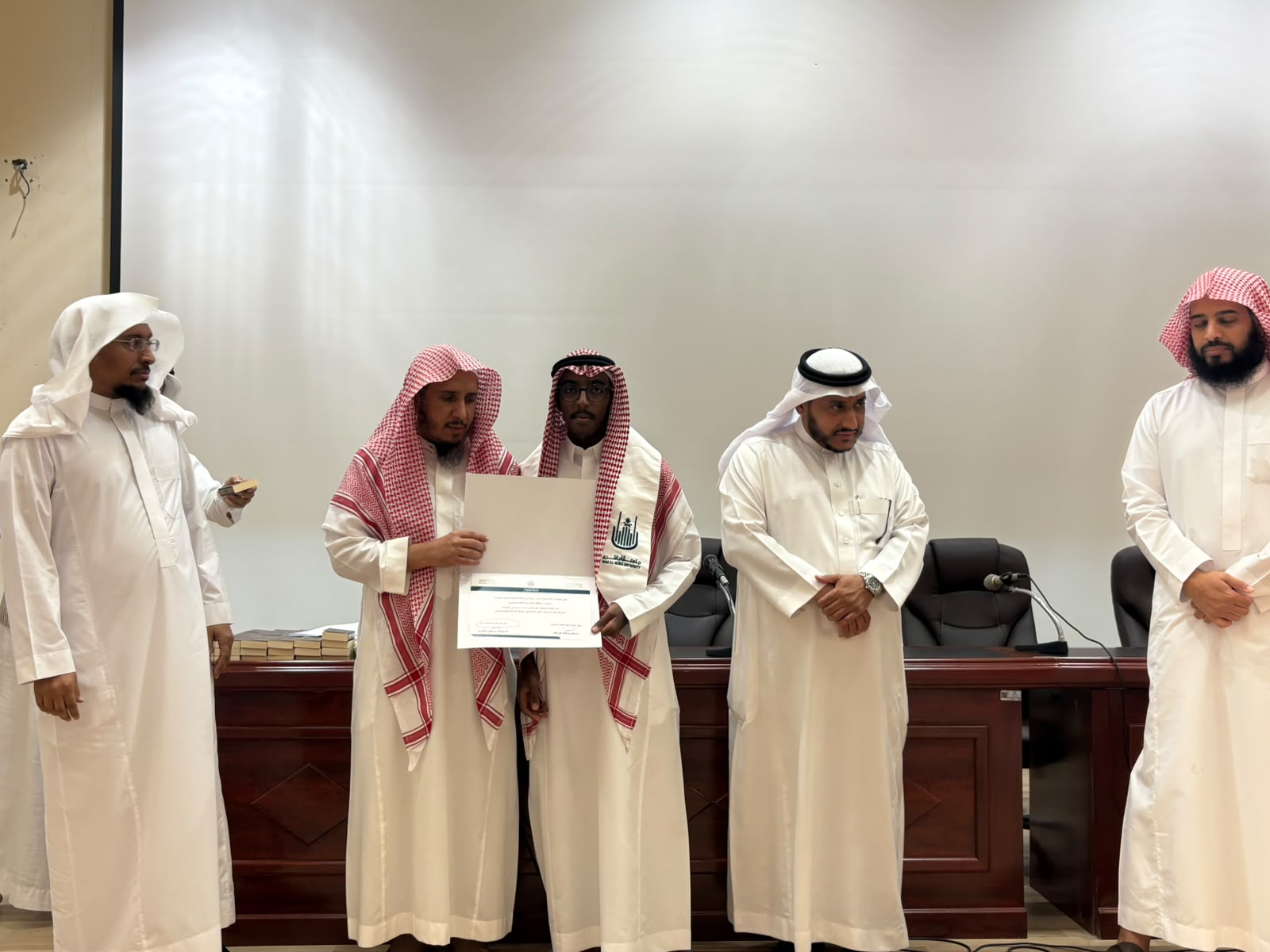 وكالة الكلية للتطوير والجودة تكرّم متفوقي برنامج بكالوريوس العقيدة بالعام الجامعي 1447هـ-2026م