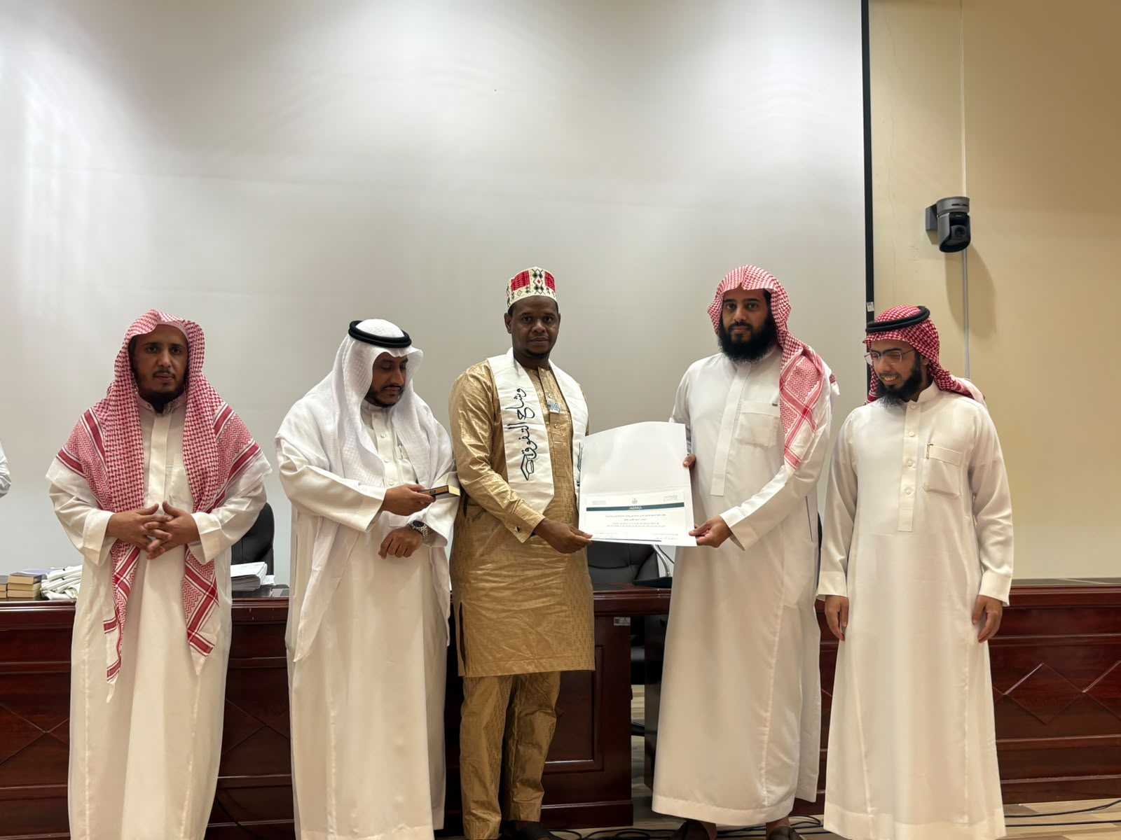 وكالة الكلية للتطوير والجودة تكرّم متفوقي برنامج بكالوريوس العقيدة بالعام الجامعي 1447هـ-2026م