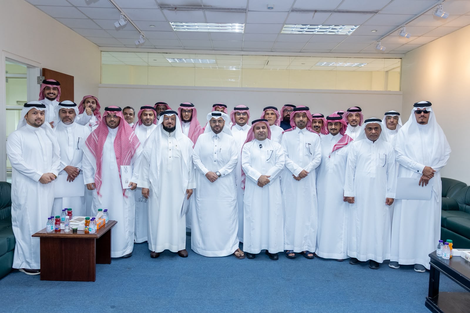 كلية العلوم الاجتماعية تختتم العام الجامعي 1447هـ بتكريم منسوبيها