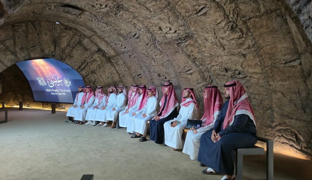 دمج الصناعة في مقررات قسم السياحة و الضيافة