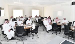 The Dean of the College of Engineering Participates in the Research Meeting of the UQU General Administration of Institutional Communication