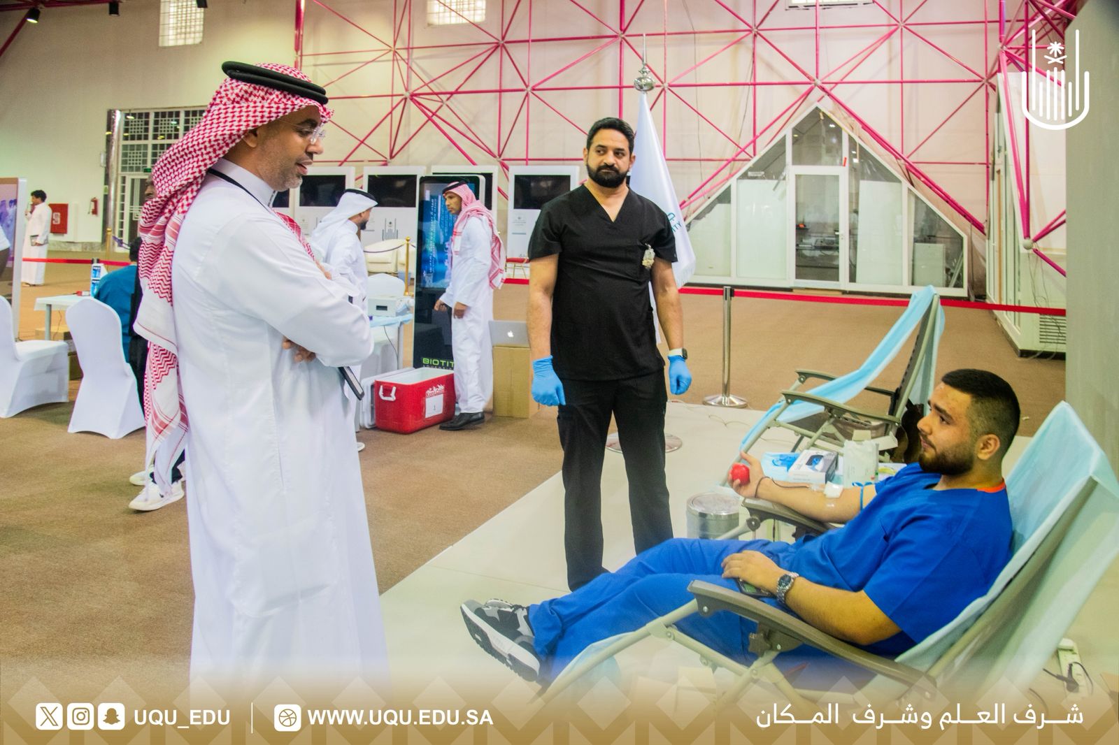 رئيس جامعة أمِّ القرى يشارك في الحملة الوطنيَّة السَّنوية للتَّبرع بالدَّم