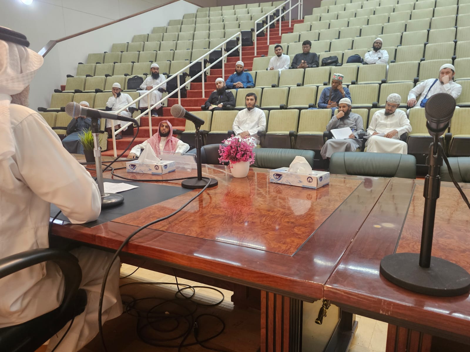 كلية الشريعة تقيم لقاء بعنوان " اخوة الدين " للطلبة الدوليين