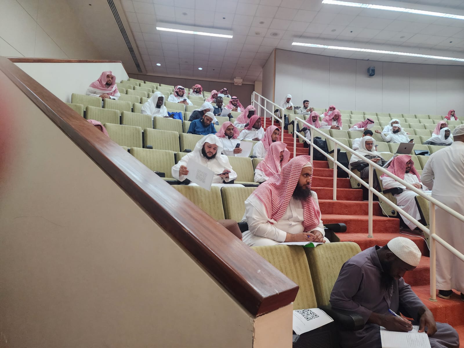 كلية الشريعة تقيم برنامج اليوم العلمي لطلبة الدراسات العليا