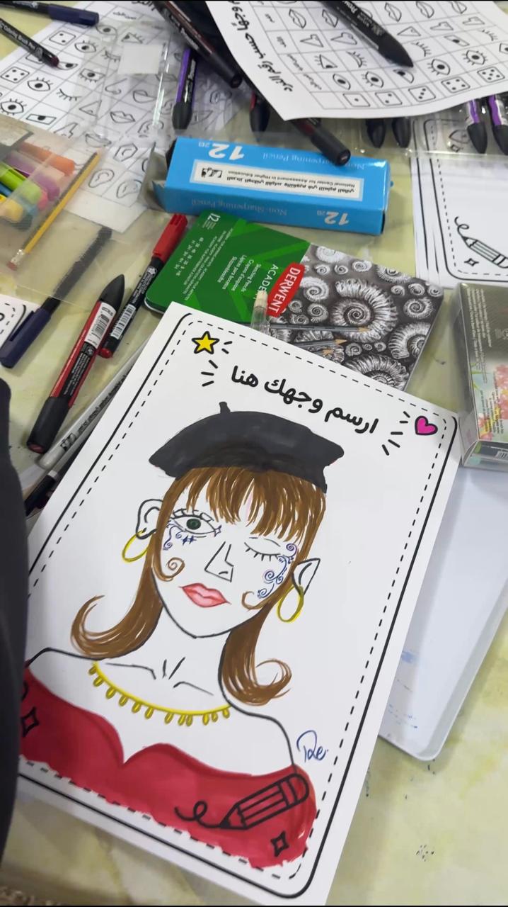 كلية التصاميم والفنون تستضيف طالبات المرحلة الثانوية للتعريف بتخصصاتها