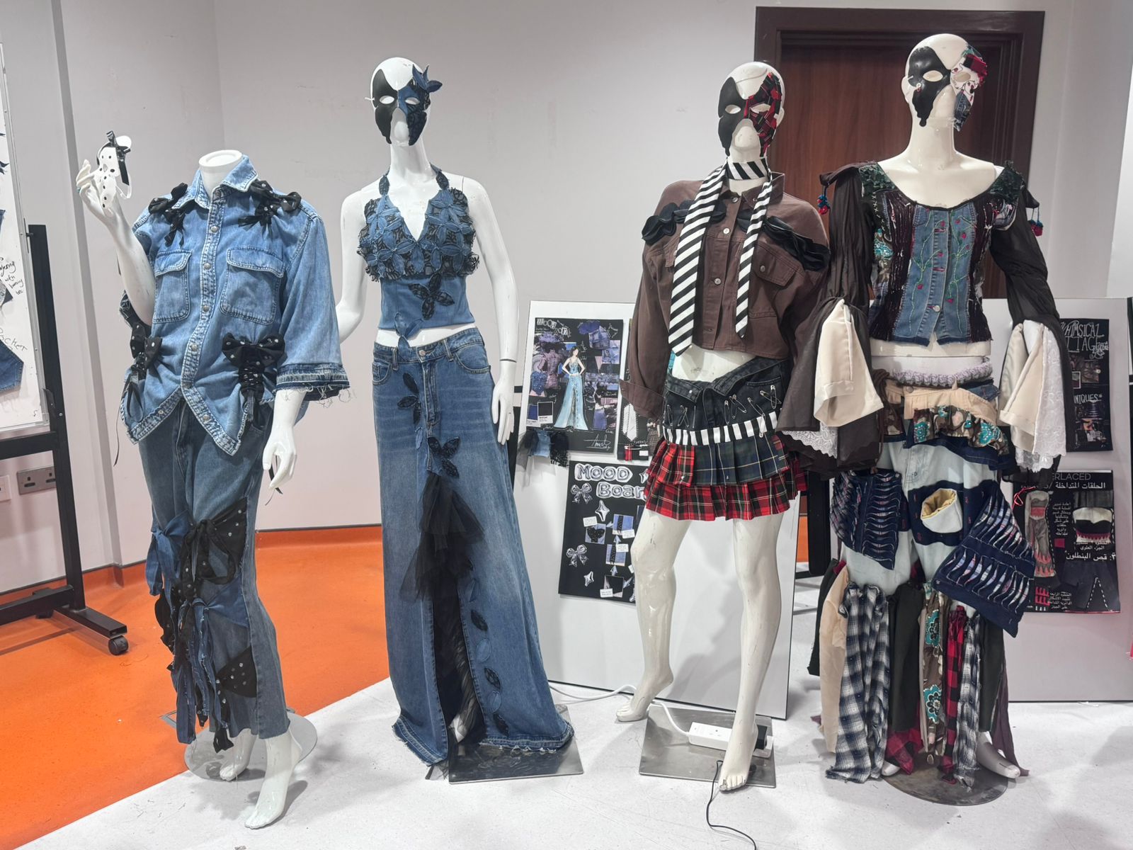 معرض مختبر الدينم المستدام (The Sustainable Denim Lab)