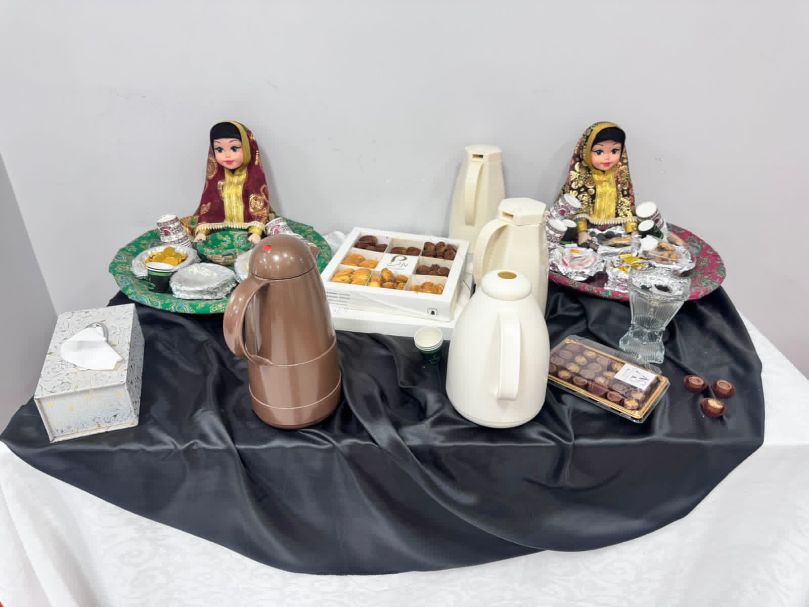 معرض بعنوان ( حكاية تلبس )