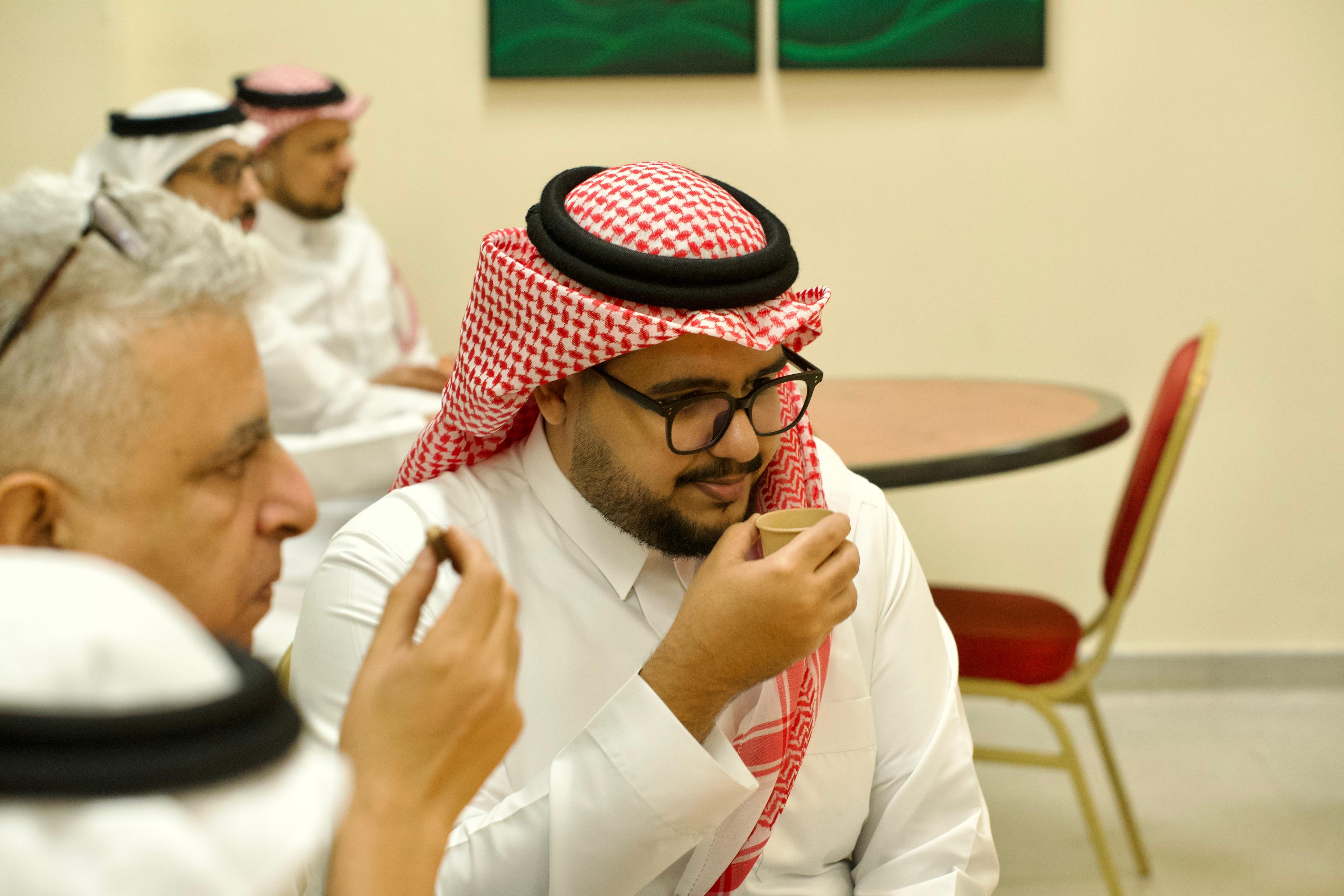 معايدة كلية التصاميم و الفنون