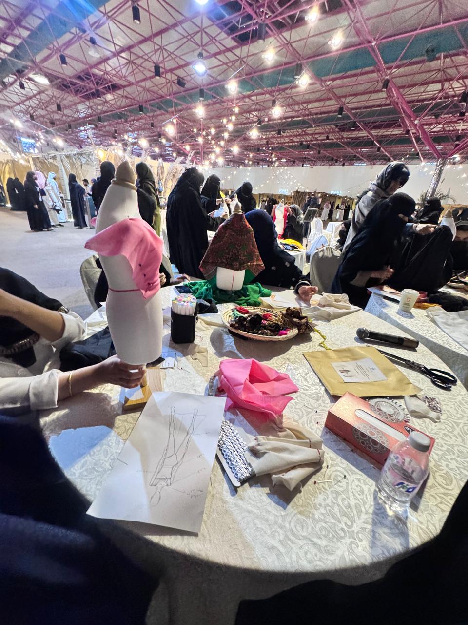 جامعة أمِّ القُرى تنظّم مؤتمر الحِرَف اليدوية ( هوية وإبداع )