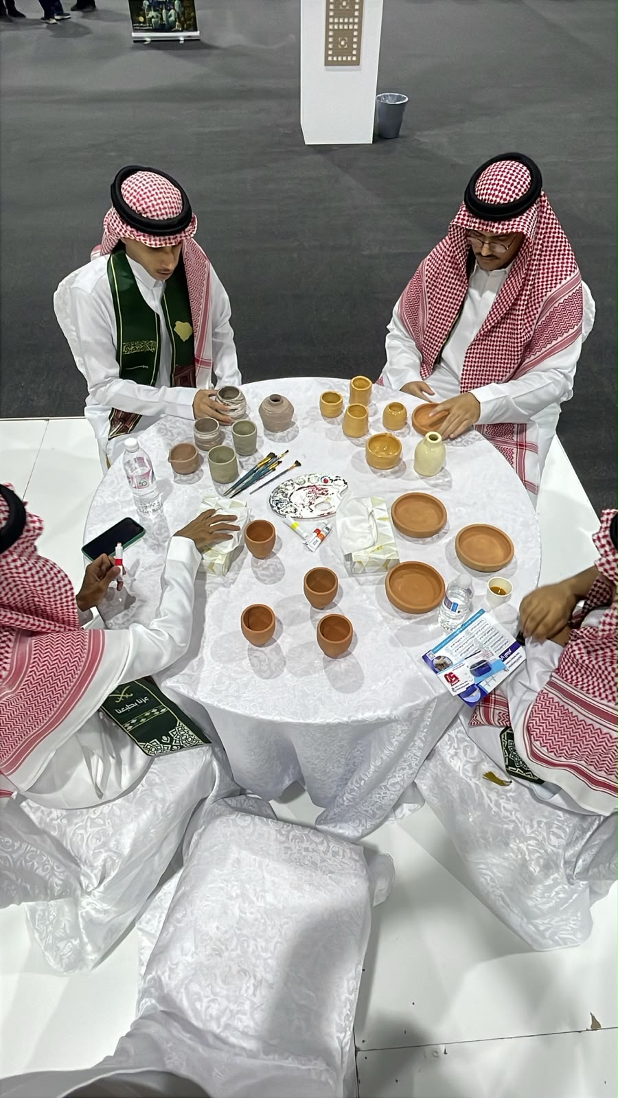 كلية التصاميم والفنون بأم القرى تحتفي باليوم الوطني بمعرض فني