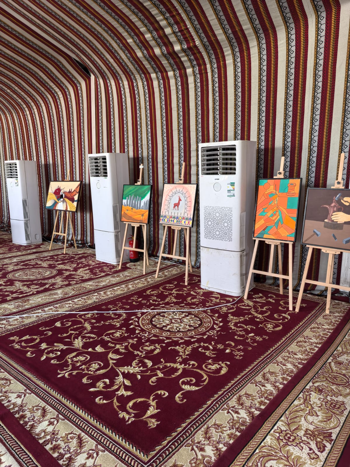 مشاركة كلية التصاميم والفنون في فعاليات الجامعة بيوم التأسيس