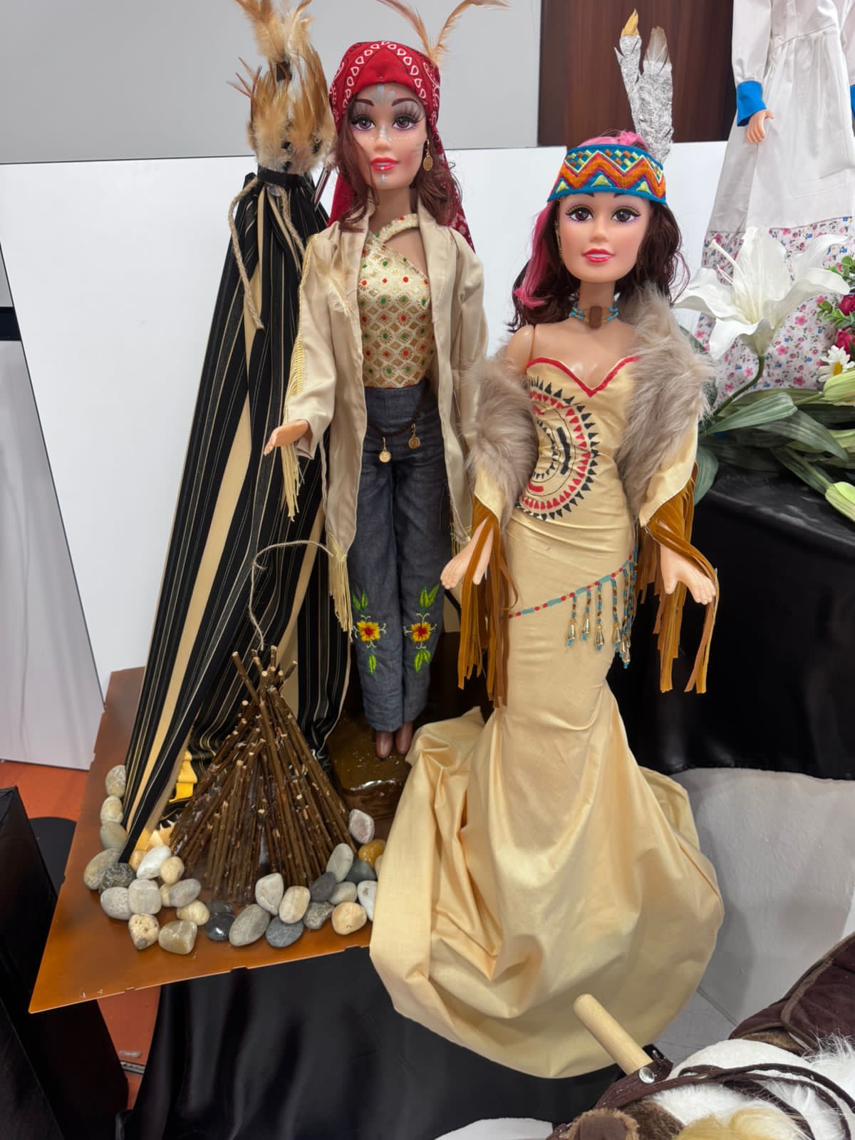 معرض بعنوان ( حكاية تلبس )