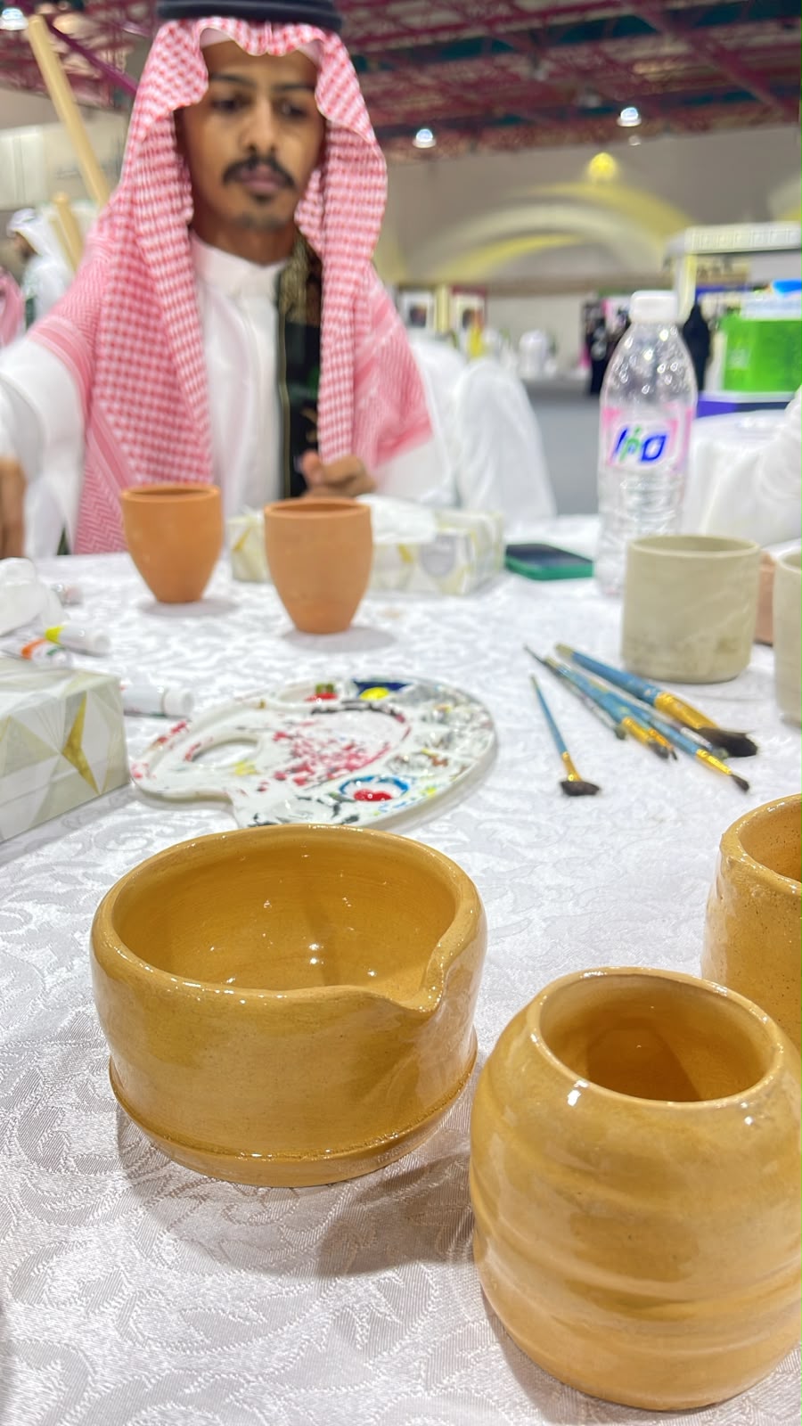 كلية التصاميم والفنون بأم القرى تحتفي باليوم الوطني بمعرض فني