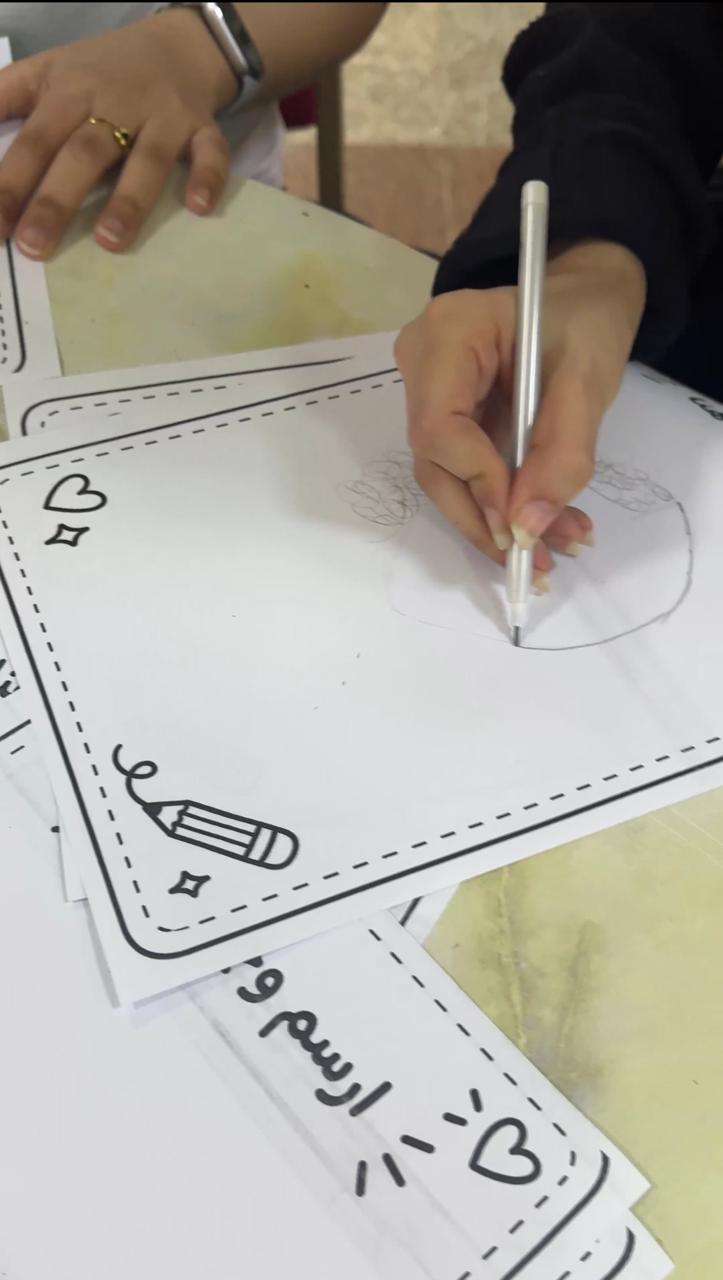 كلية التصاميم والفنون تستضيف طالبات المرحلة الثانوية للتعريف بتخصصاتها