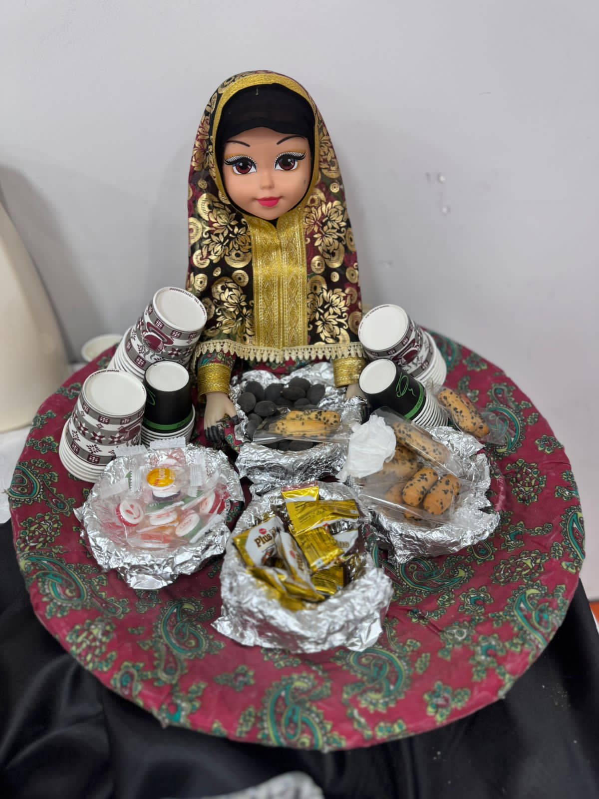 معرض بعنوان ( حكاية تلبس )