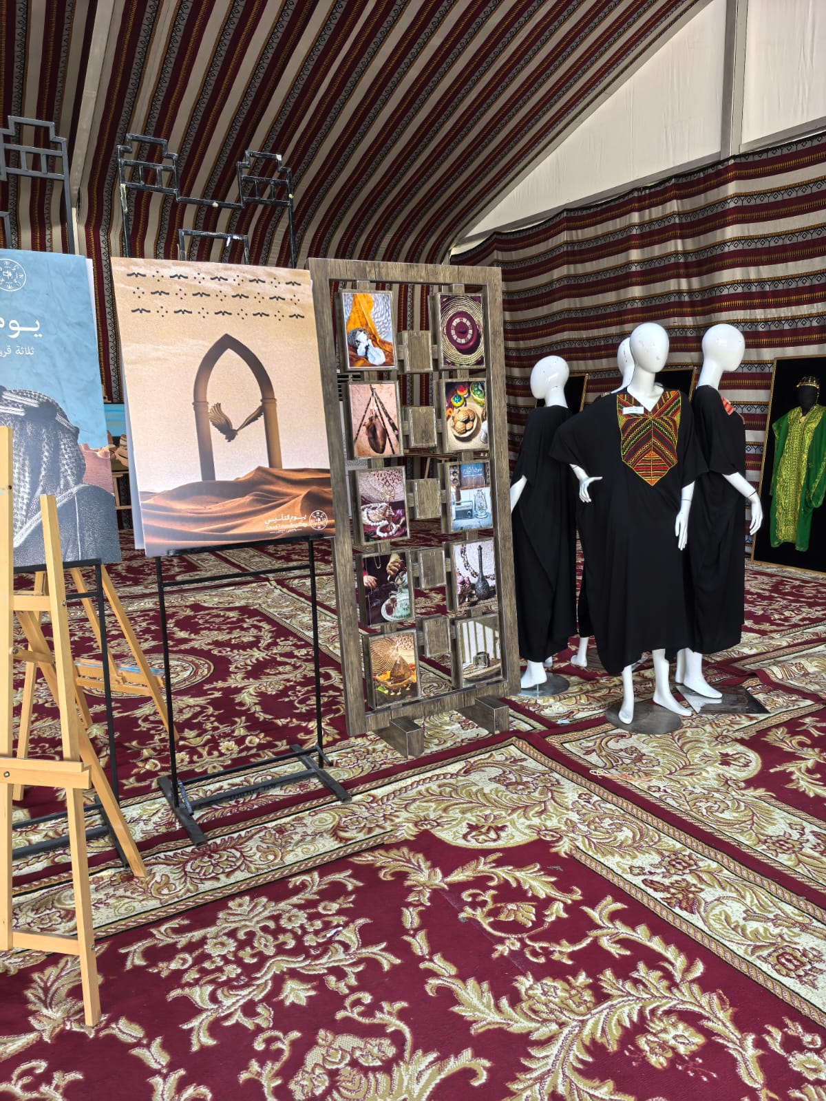 مشاركة كلية التصاميم والفنون في فعاليات الجامعة بيوم التأسيس