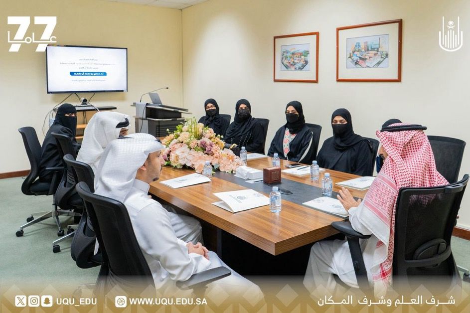 رئيس جامعة أم القرى يزور كلية التصاميم والفنون بشطر الطلاب