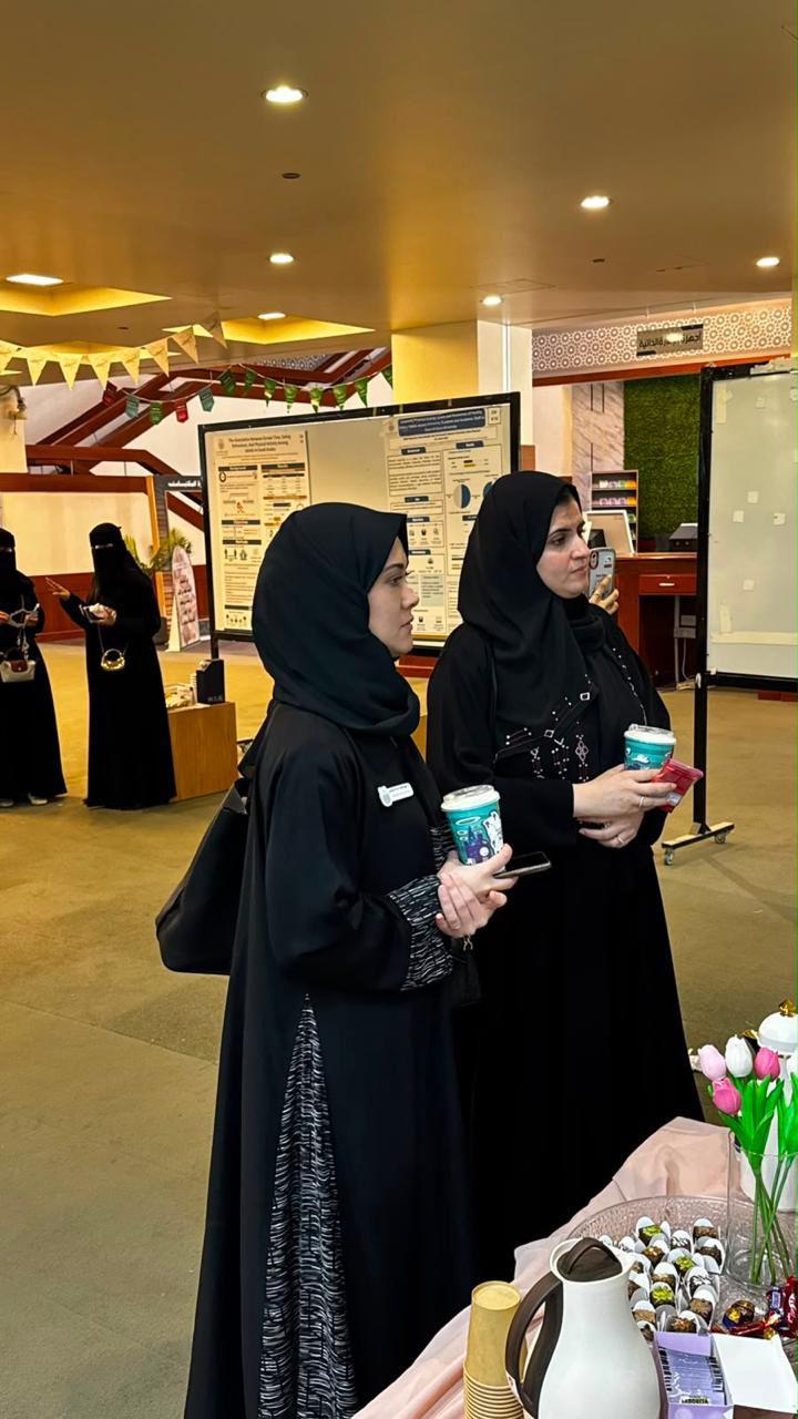 قسم التغذية الإكلينيكية ينظم فعالية يوم الملصقات العلمية لعرض مشاريع التخرج