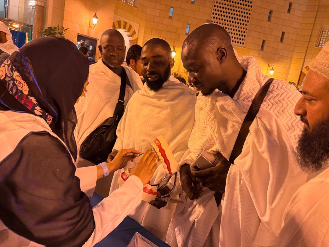جانب من حملة "الحرم بيئة نقية"