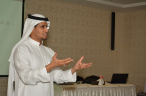 سعادة الدكتور يوسف الثبيتي يحاضر في دورة إدارة وتنظيم الفعاليات الرياضية