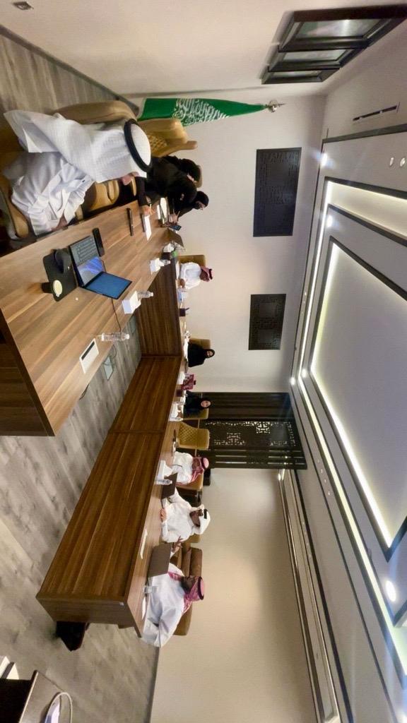 اللجنة الإدارية لتطوير برامج الدراسات العليا تعقد اجتماعها الأول.
