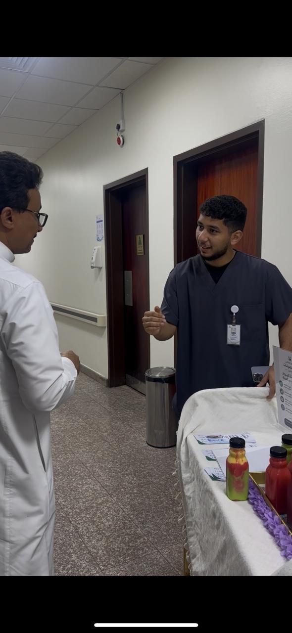 قسم التوعية والتعزيز الصحي يشارك في فعاليات الأسبوع العالمي للتحصينات بمستشفى حراء العام