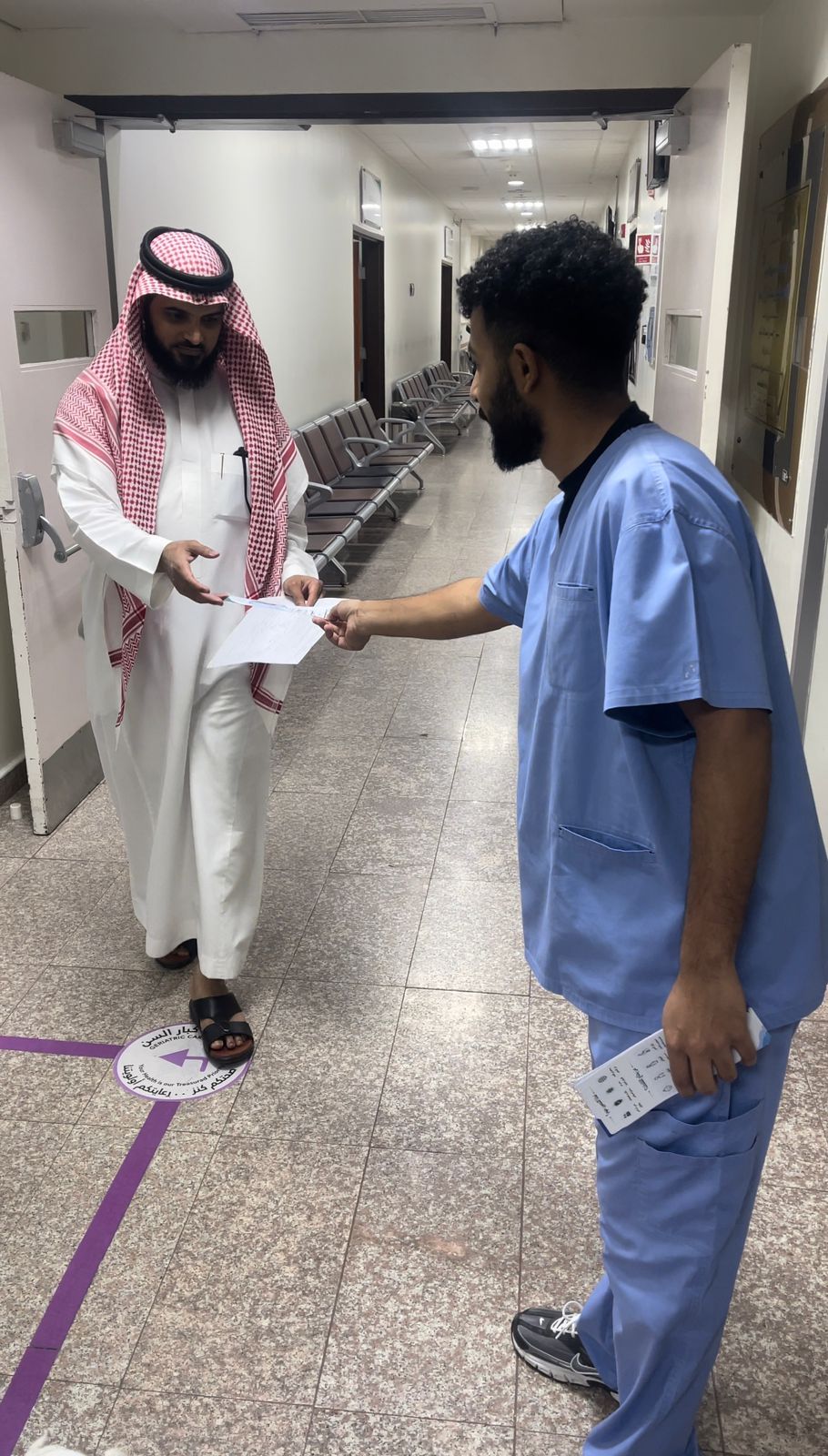 قسم التوعية والتعزيز الصحي يشارك في فعاليات الأسبوع العالمي للتحصينات بمستشفى حراء العام