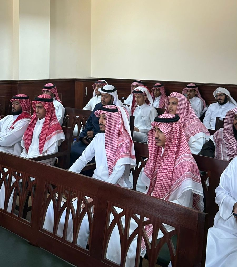 كلية الدراسات القضائية والأنظمة تقيم لقاء (مستقبل خريجي الدراسات القضائية )