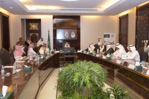 Makkah Emir Launches Umm Al-Qura Consultations Oasis  