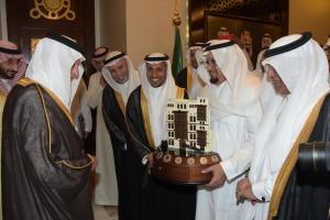 Makkah Emir Launches Umm Al-Qura Consultations Oasis  