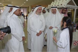 UQU President Launches Scabies Awareness Exhibition