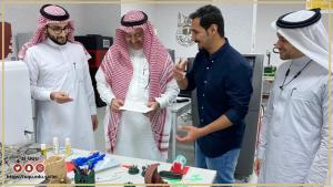 The Assistant of the UQU Vice President for Innovation and Entrepreneurship Visits the Manufacturing and Modeling Laboratory