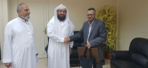 عميد معهد اللغة العربية يستقبل مشرف الابتكار  والمسابقات المجتمعية