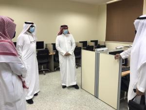 زيارة محافظ الجموم أ. فهد القثامي للكلية الجامعية بالجموم