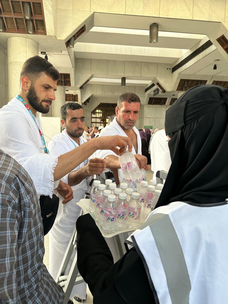 الكلية تُنظم حملة تطوعية بعنوان سقيا ضيوف الرحمن