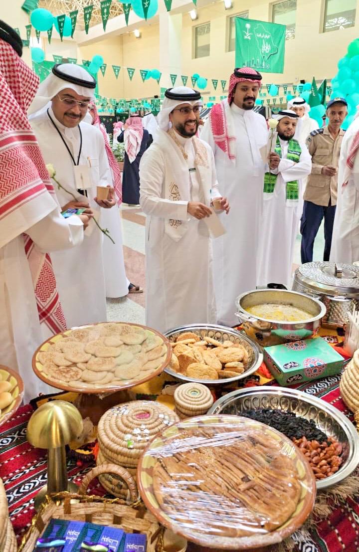 الكليّة تحتفي باليوم الوطني السعودي 95