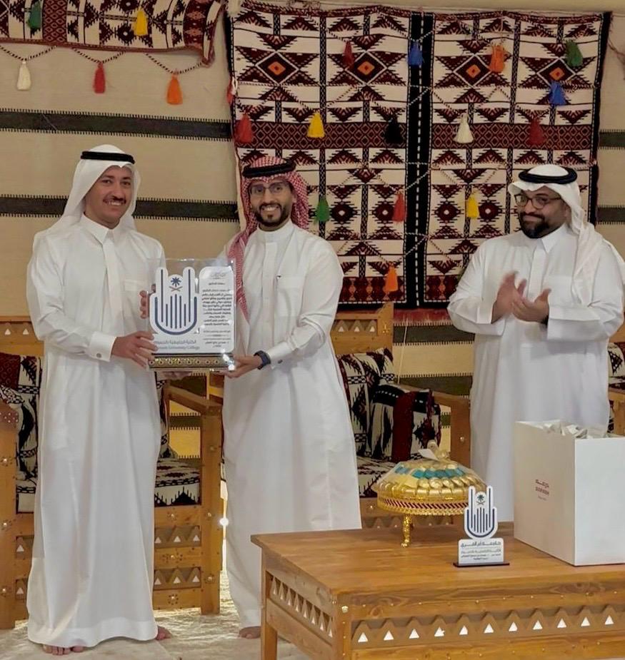 الكلية تقيم حفل المعايدة السنوي لمنسوبيها بالشطرين