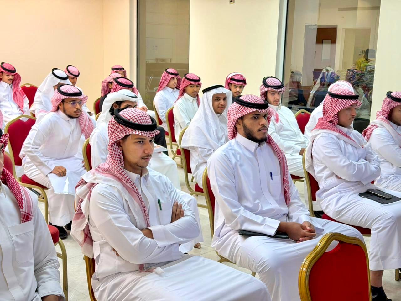 الكليّة تُنظم مسابقة خطابية