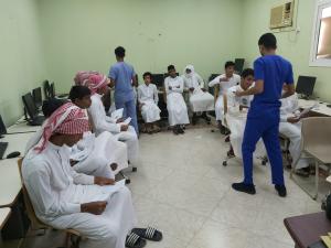 The College of Health Sciences in Al-Leith Organizes a Workshop on AIDS at Omar bin Al-Khattab Secondary School