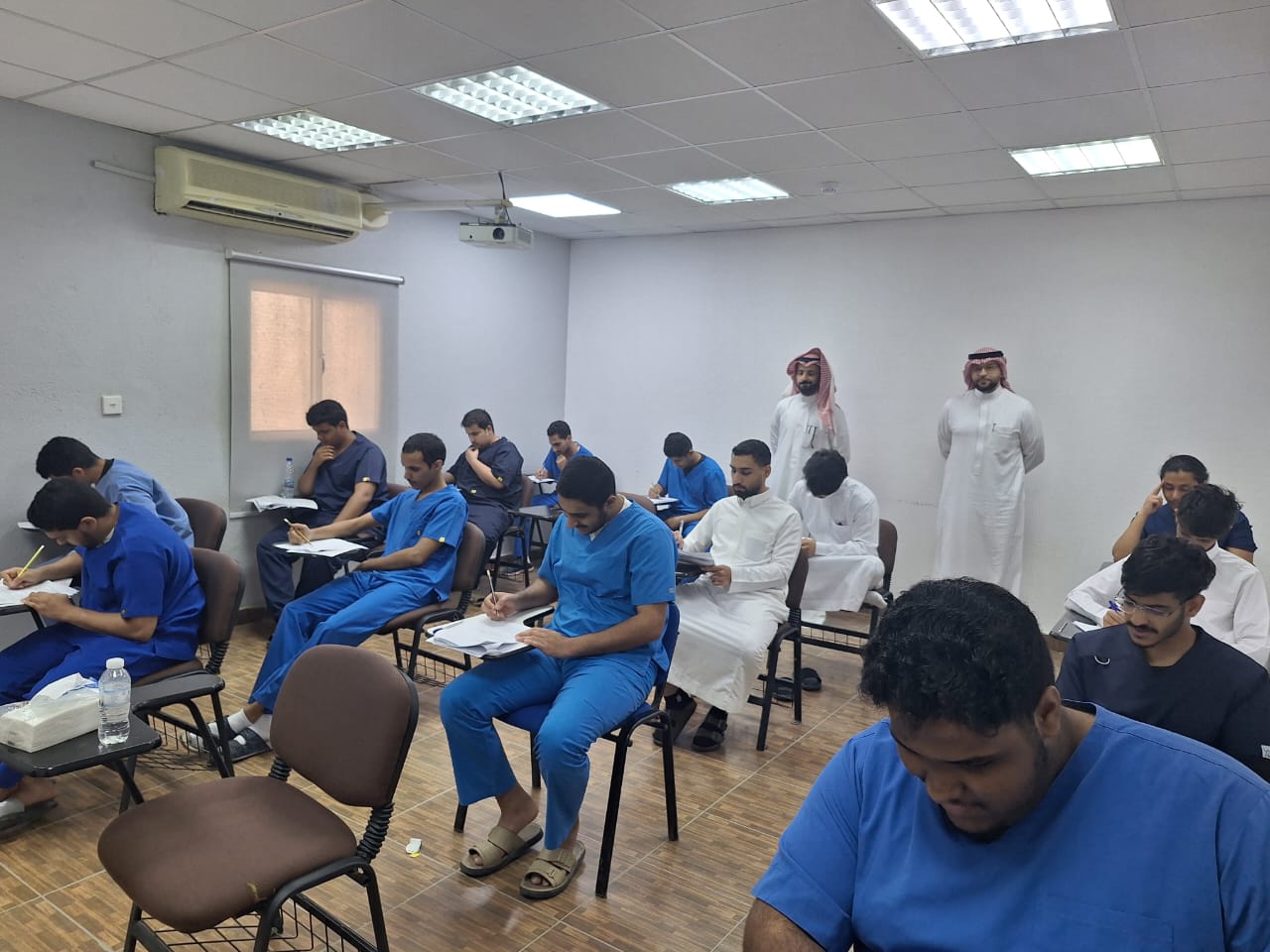 طلبة كلية العلوم الصحية بالليث يؤدون اختبارات الفصل الدراسي الثاني للعام الجامعي 1447هـ