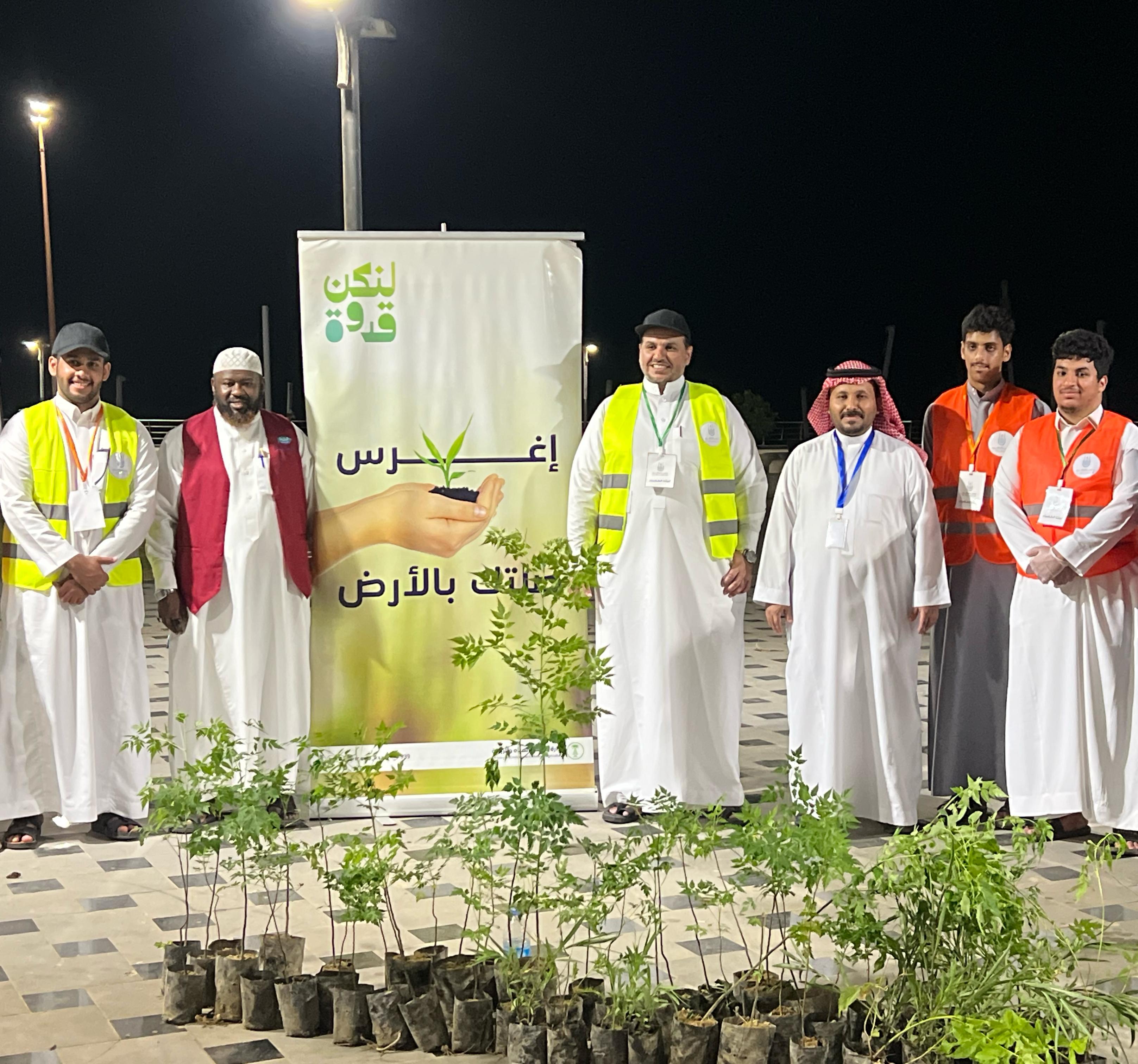 تقيم الكلية بشطر الطلاب فعالية “ليثنا الخضراء” احتفاءً بيوم الأرض العالمي 2025