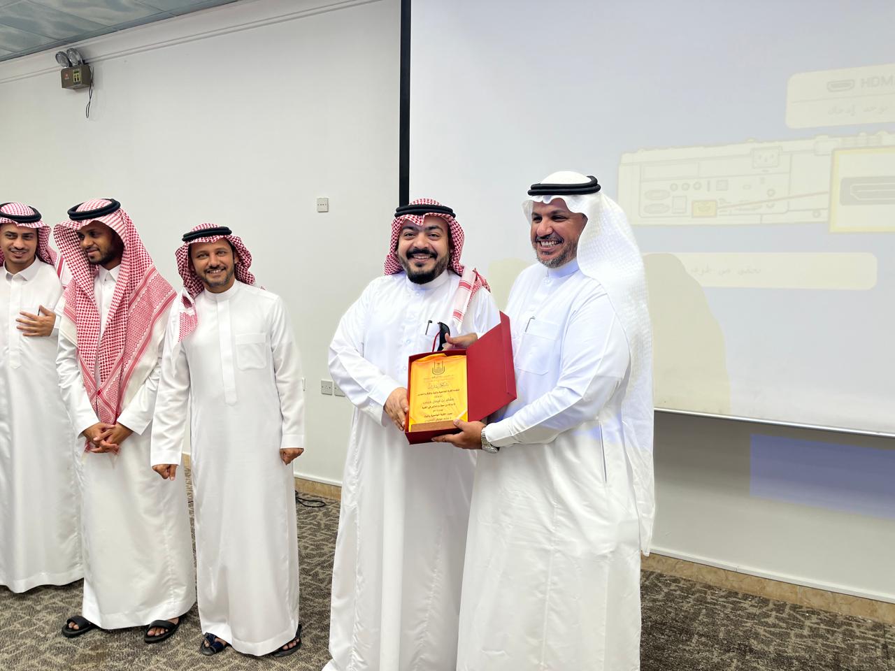 تحتفي الكلية الجامعية بالليث بختام أنشطتها للعام الجامعي 1446هـ