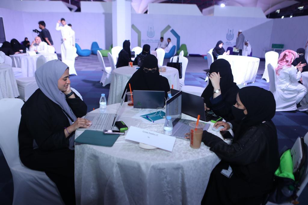 ملتقى المهنة والابتكار يقود خريجي جامعة أمِّ القُرى لسوق العمل