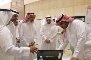 The UQU President Handed out Prizes for the Winners of the 10th Scientific Forum