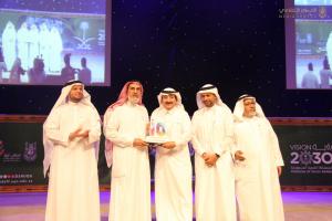 The UQU President Handed out Prizes for the Winners of the 10th Scientific Forum