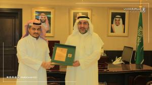 UQU Vice President Honors the Personnel of the Storage Department