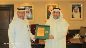 UQU Vice President Honors the Personnel of the Storage Department