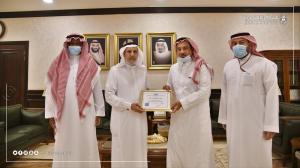 LMI Grants the President of Umm Al-Qura University ‘The Leaders Builder of the Year 2020 Award’